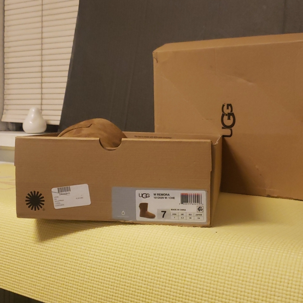 UGG BOOTS